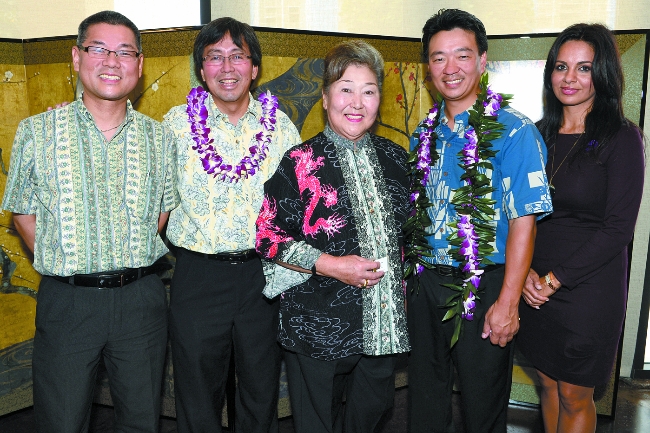 Steve Ichikawa, Ron Kato, Jesse Nakata, Lt. Governor Shan Tsutsui and Erica Ward.