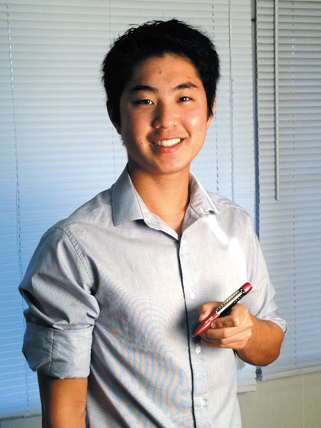 Grant Takara with his Airfoil pen | Photo from Grant Takara