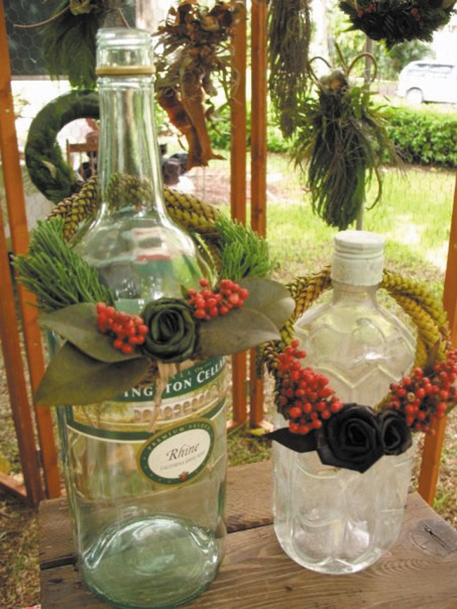 Beautiful and unique holiday decorations can be created from natural materials such as twigs, leaves and berries. Photo courtesy Malama Learning Center. 