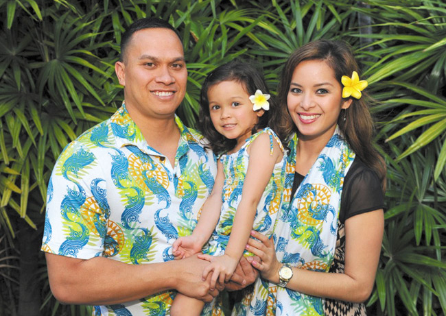 Kawehi Navarro with husband Blaze and daughter Lehiwa Kamakele
